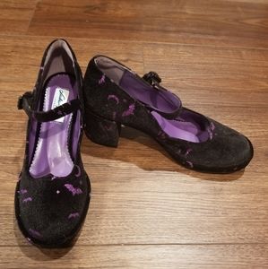 Lulu Han Bat Heels